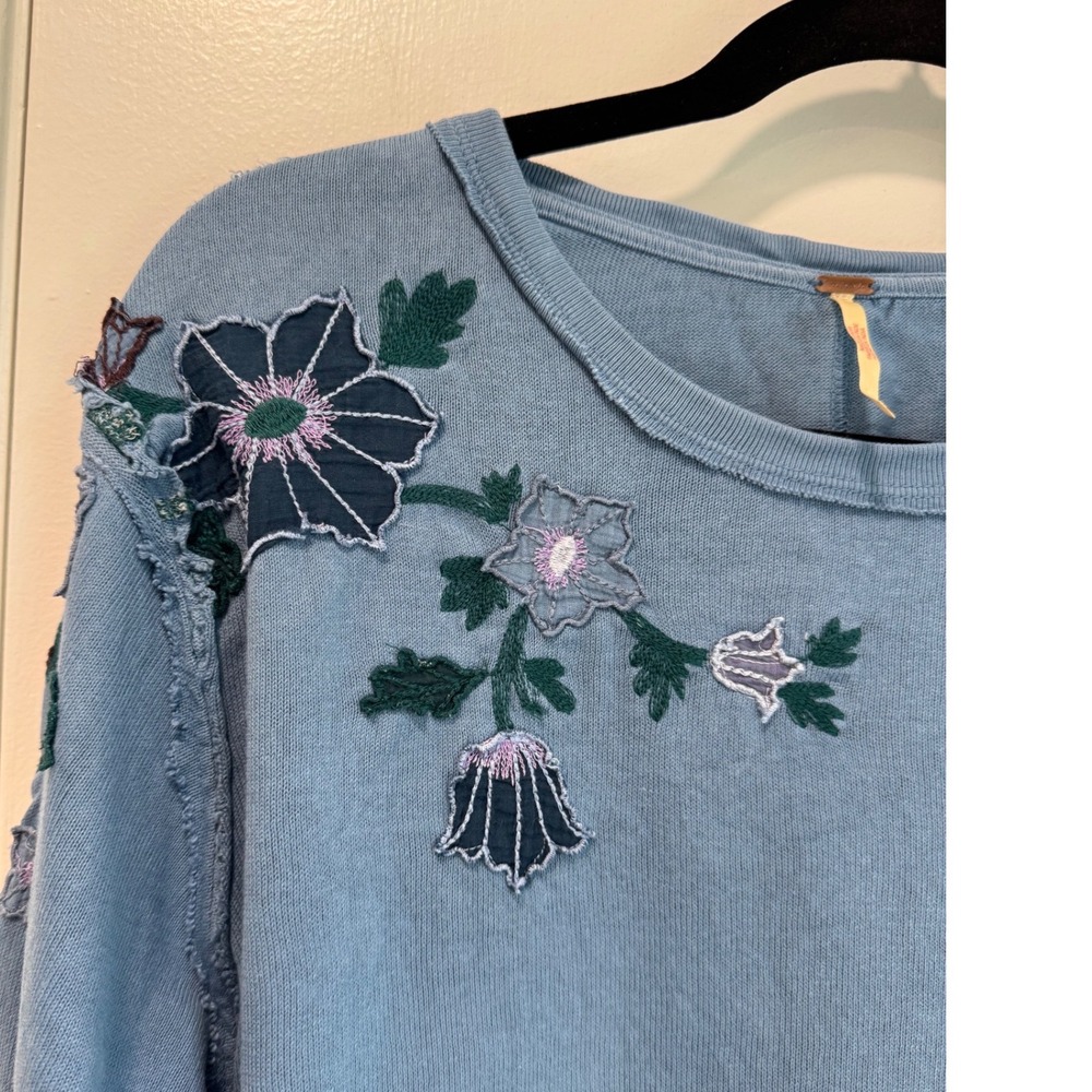 Free People Violet Vines Blue Embroidered Long Sleeve Boho Top Raw Seam Small - Picture 8 of 10
